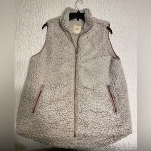 Thread & Supply fluffy vest blush grey size large